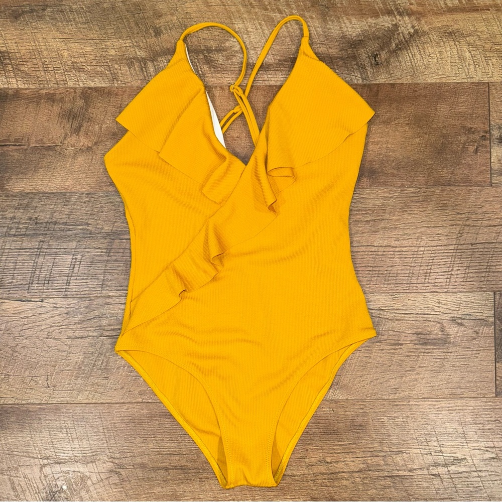 Cupshe Divine Destiny Solid One-Piece Swimsuit - image 8